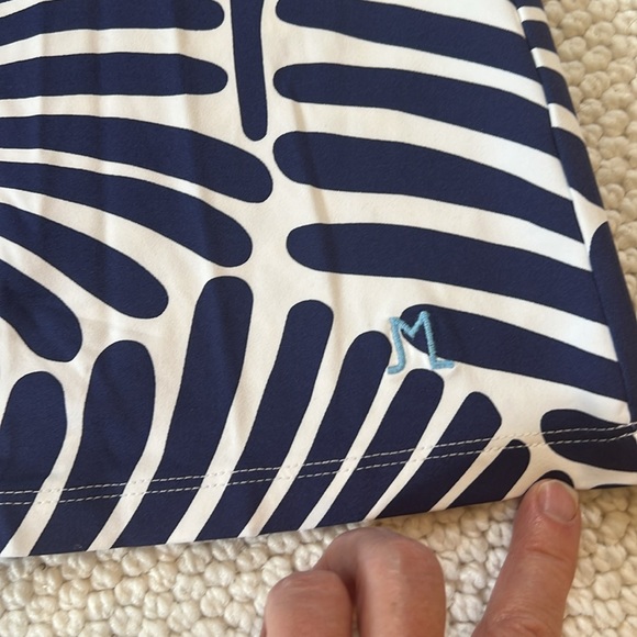 J.McLaughlin Navy leaf print tennis/golf top. - Picture 5 of 5